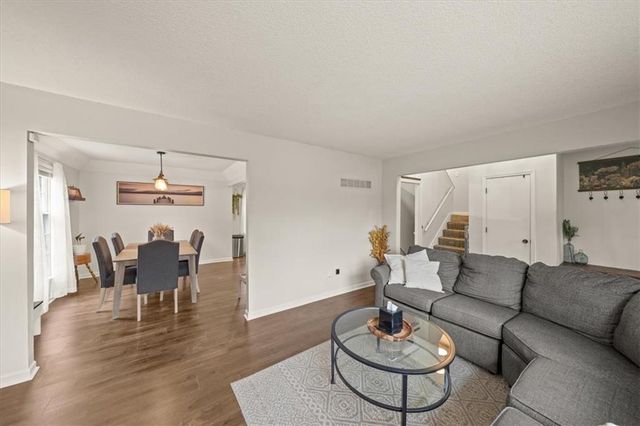 9105 England Street, Overland Park, KS 66212