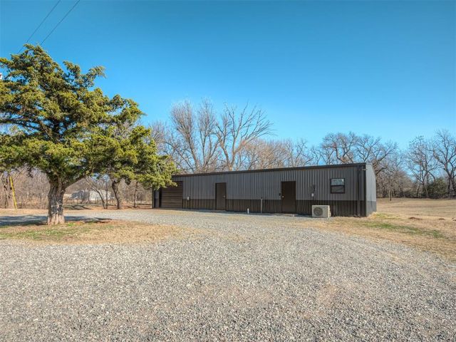 407 Burntwood Dr, Tuttle, OK 73089