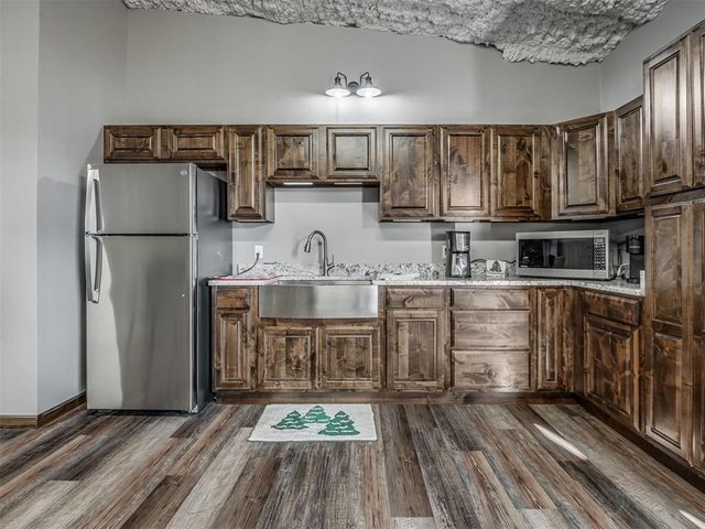 407 Burntwood Dr, Tuttle, OK 73089