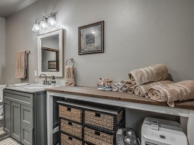 407 Burntwood Dr, Tuttle, OK 73089