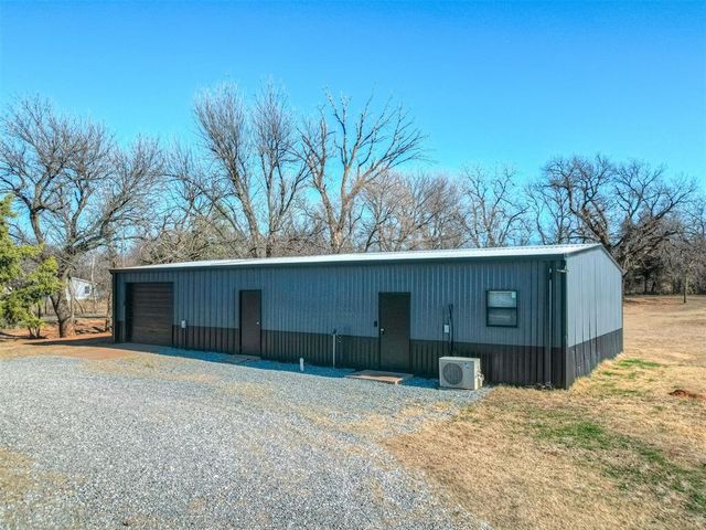 407 Burntwood Dr, Tuttle, OK 73089