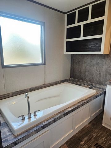 6501 W Hwy 199 6511, Springtown, TX 76082