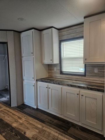 6501 W Hwy 199 6511, Springtown, TX 76082