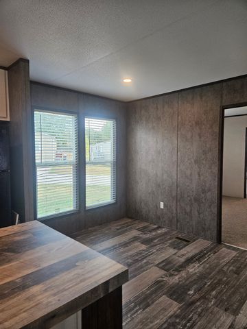 6501 W Hwy 199 6511, Springtown, TX 76082