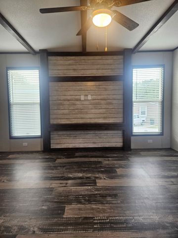 6501 W Hwy 199 6511, Springtown, TX 76082