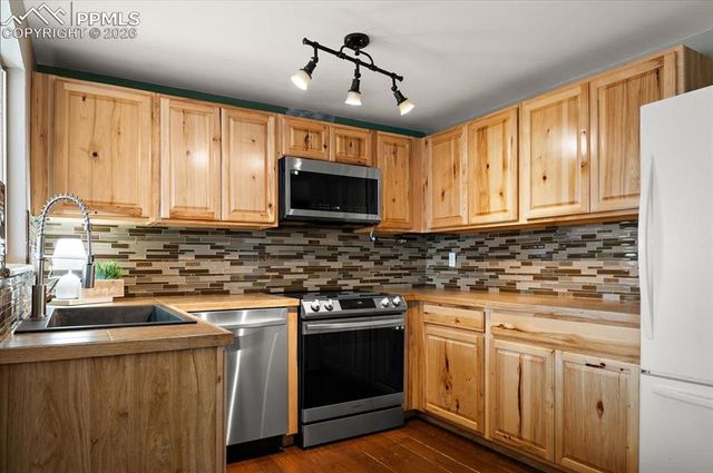 510 Avenida Del Cielo, Fountain, CO 80817