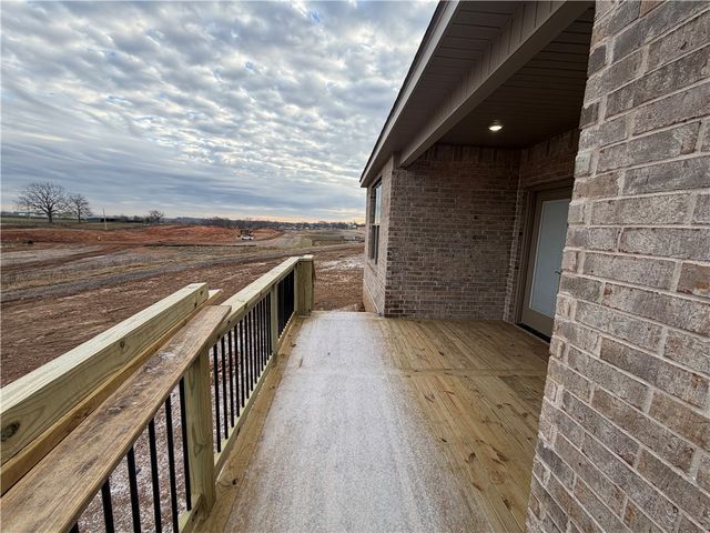 7014 SW Orange Avenue, Bentonville, AR 72713