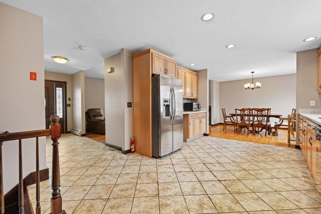 213 Henshaw St, Leicester, MA 01524