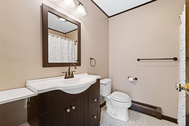 213 Henshaw St, Leicester, MA 01524