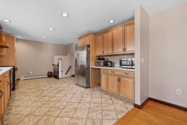 213 Henshaw St, Leicester, MA 01524