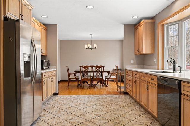 213 Henshaw St, Leicester, MA 01524