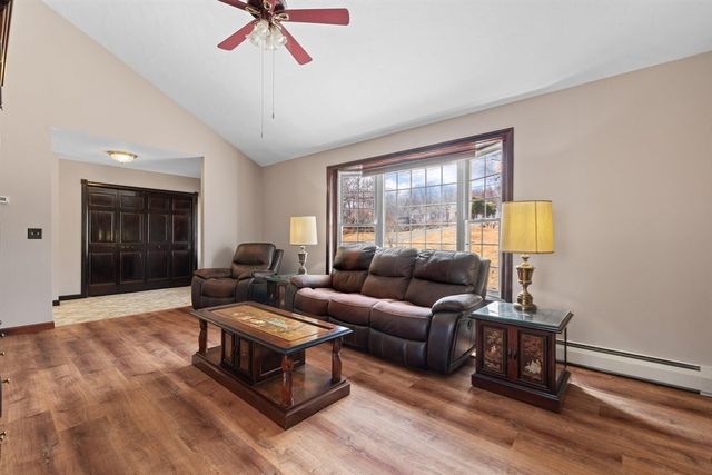 213 Henshaw St, Leicester, MA 01524