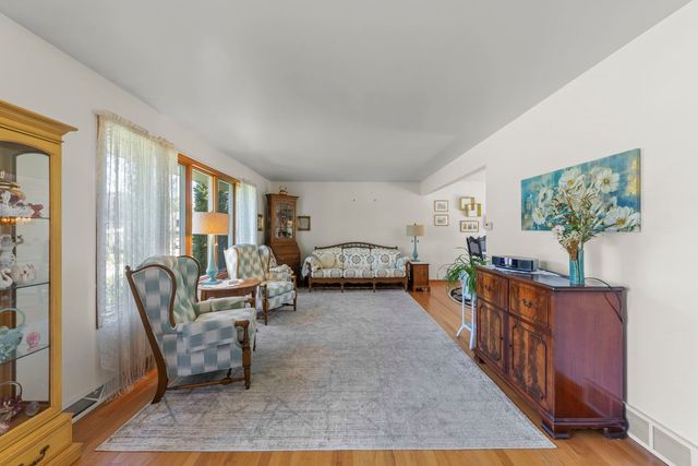 16401 Leslie Ann Drive, Tinley Park, IL 60477