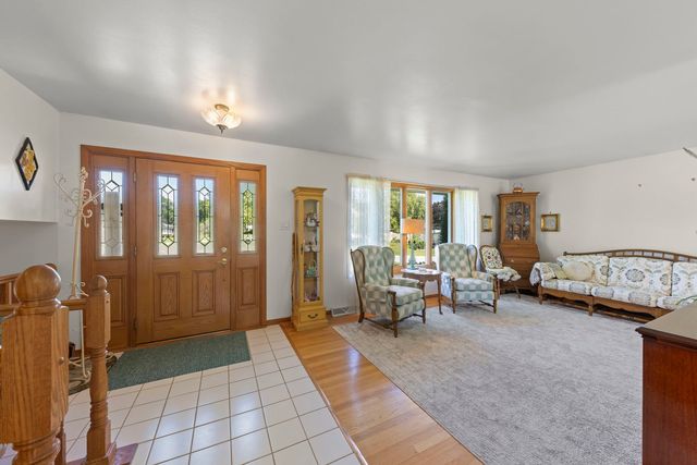 16401 Leslie Ann Drive, Tinley Park, IL 60477