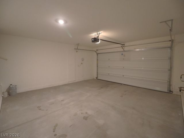 513 Abrazar Avenue, North Las Vegas, NV 89081