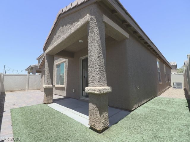 513 Abrazar Avenue, North Las Vegas, NV 89081