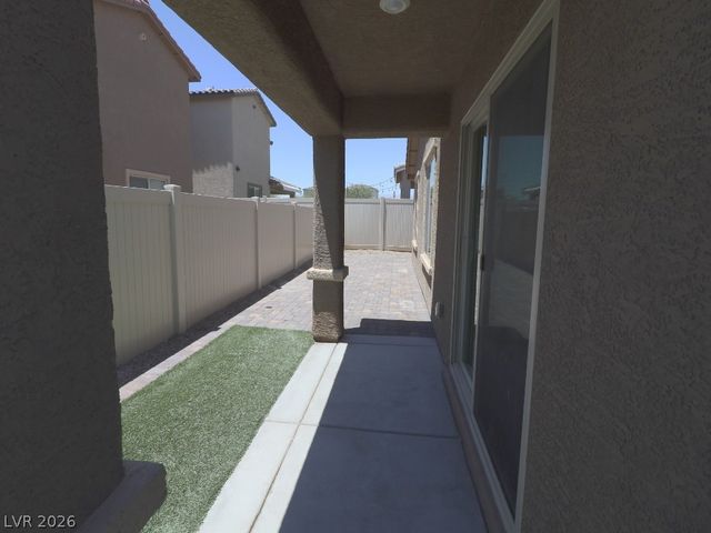 513 Abrazar Avenue, North Las Vegas, NV 89081