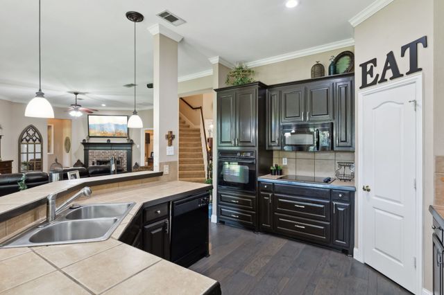 5516 Greenview Court, North Richland Hills, TX 76148