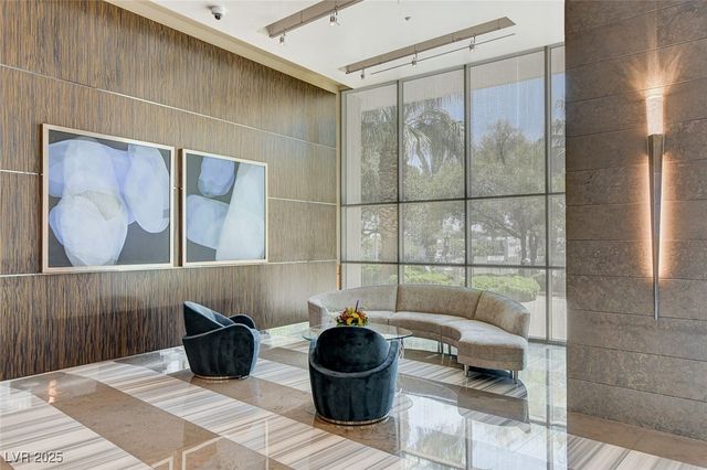 322 Karen Avenue 401, Las Vegas, NV 89109