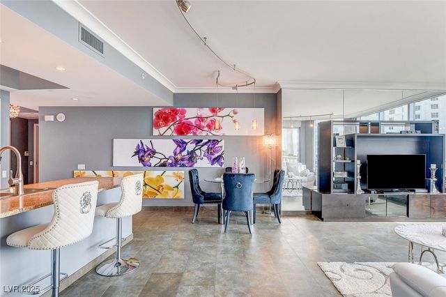 322 Karen Avenue 401, Las Vegas, NV 89109