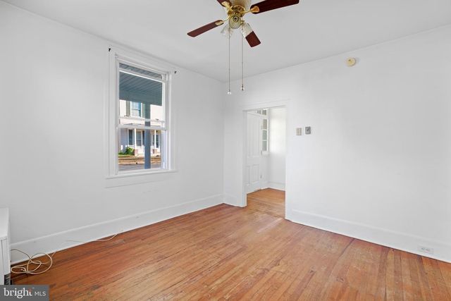 111 S HIGH STREET, Edinburg, VA 22824