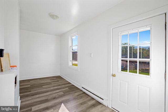 111 S HIGH STREET, Edinburg, VA 22824