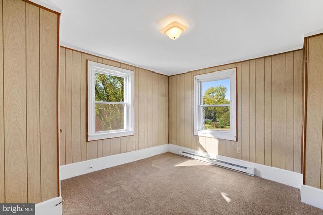 111 S HIGH STREET, Edinburg, VA 22824