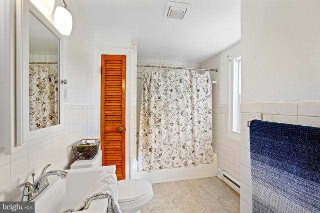 111 S HIGH STREET, Edinburg, VA 22824