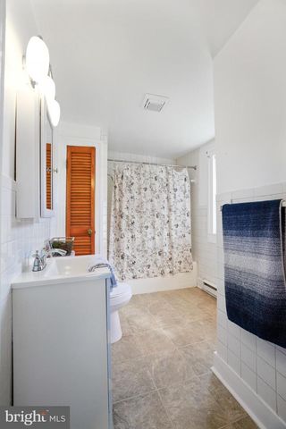 111 S HIGH STREET, Edinburg, VA 22824