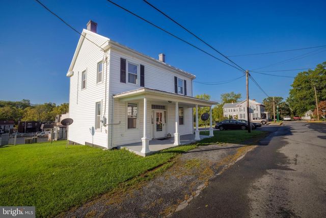 111 S HIGH STREET, Edinburg, VA 22824