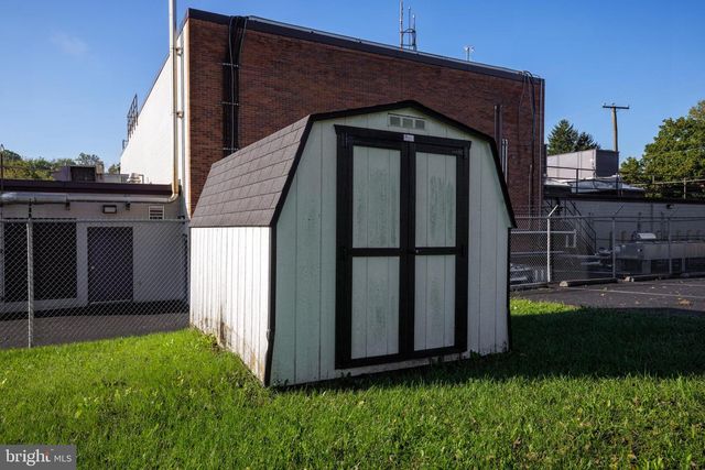 111 S HIGH STREET, Edinburg, VA 22824