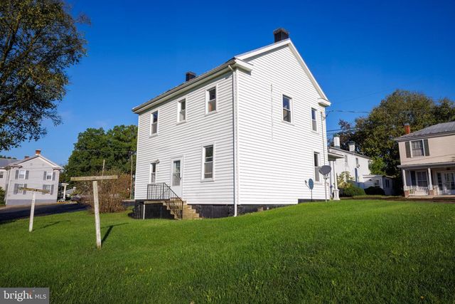 111 S HIGH STREET, Edinburg, VA 22824