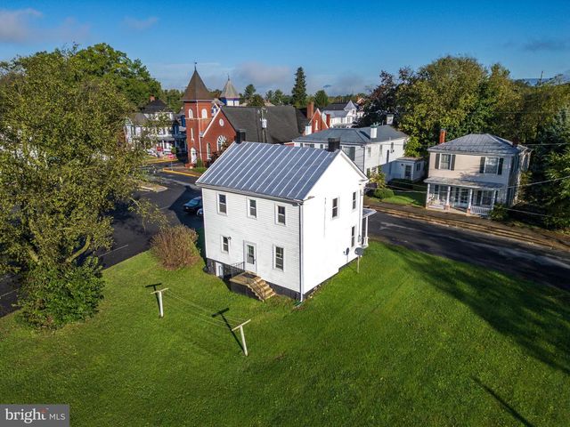 111 S HIGH STREET, Edinburg, VA 22824