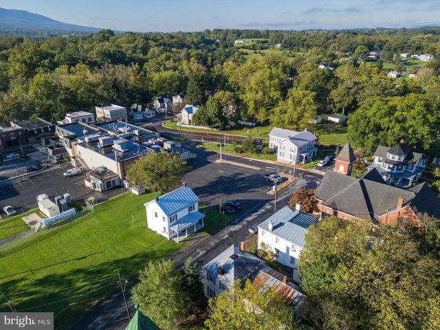 111 S HIGH STREET, Edinburg, VA 22824