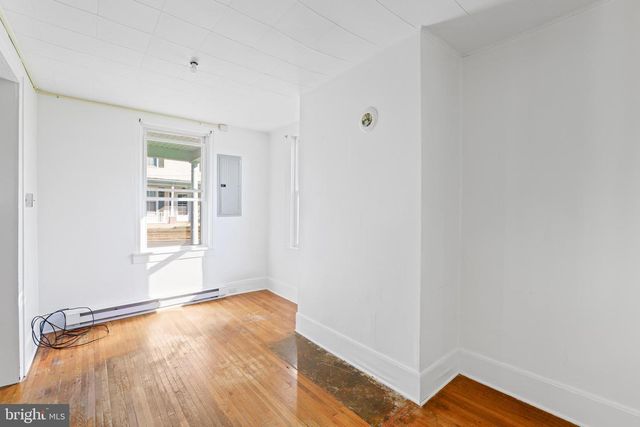 111 S HIGH STREET, Edinburg, VA 22824