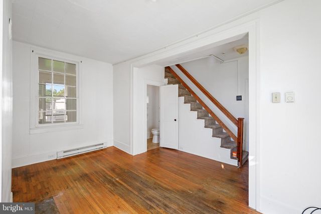 111 S HIGH STREET, Edinburg, VA 22824