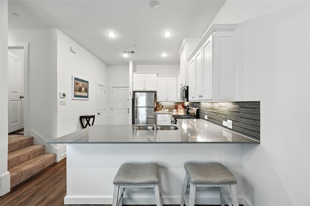 6489 Iron Horse Boulevard, North Richland Hills, TX 76180