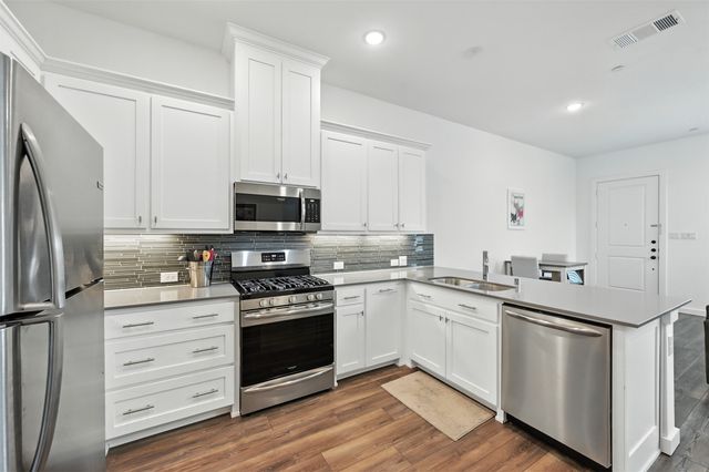 6489 Iron Horse Boulevard, North Richland Hills, TX 76180