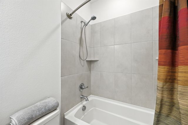 6489 Iron Horse Boulevard, North Richland Hills, TX 76180