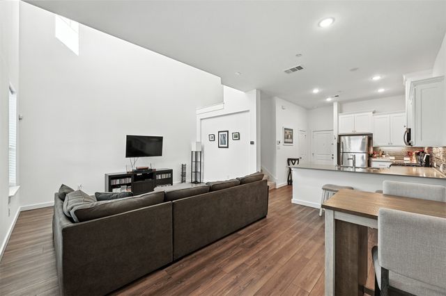 6489 Iron Horse Boulevard, North Richland Hills, TX 76180