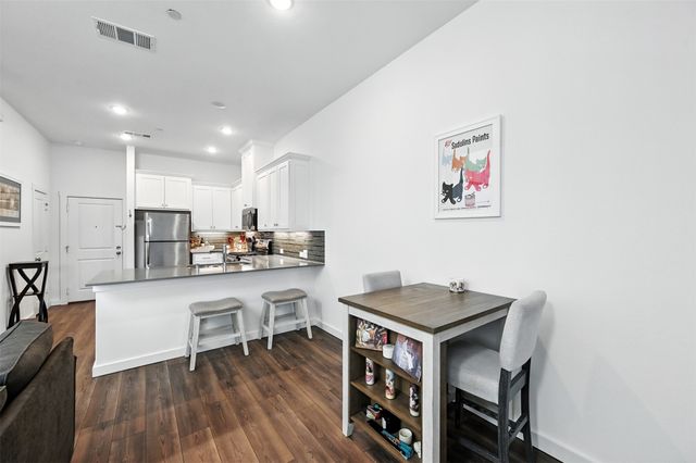 6489 Iron Horse Boulevard, North Richland Hills, TX 76180