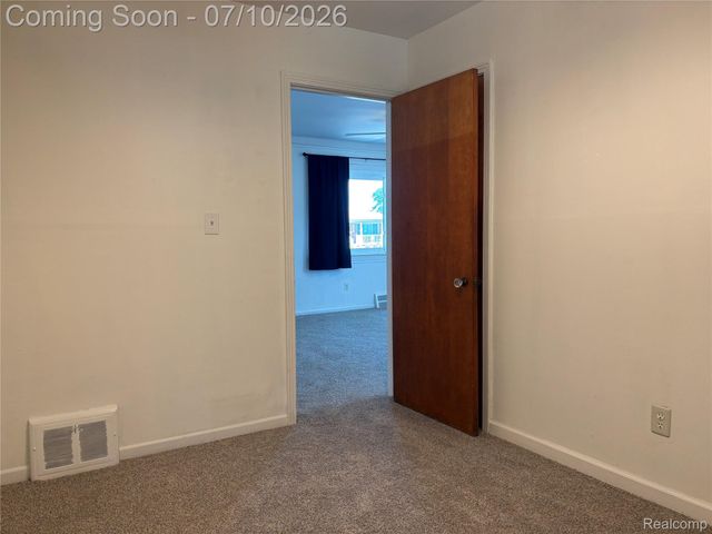 17588 Quarry Street, Riverview, MI 48193