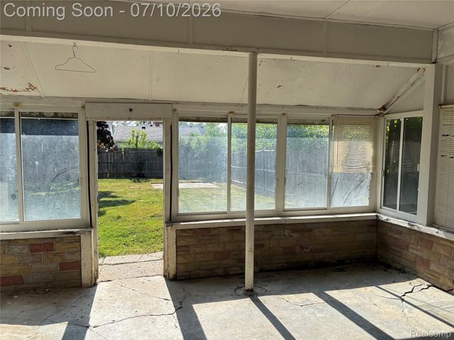 17588 Quarry Street, Riverview, MI 48193