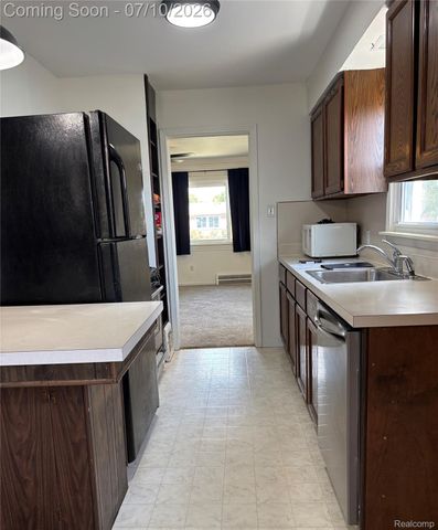 17588 Quarry Street, Riverview, MI 48193