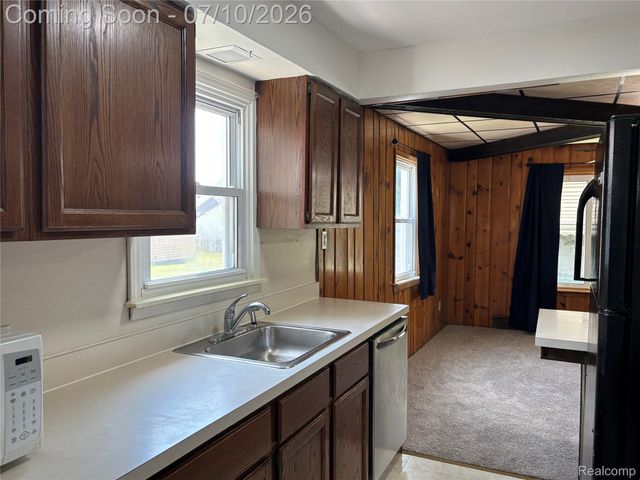 17588 Quarry Street, Riverview, MI 48193