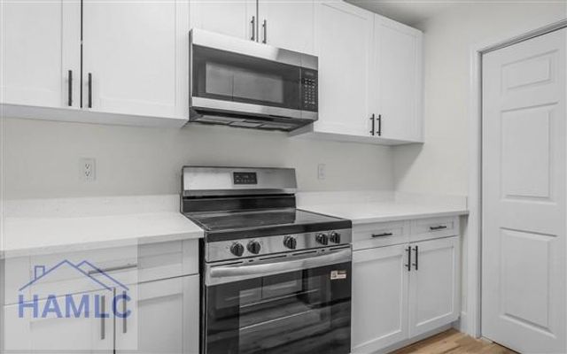 1076 Live Oak Drive, Hinesville, GA 31310