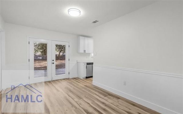 1076 Live Oak Drive, Hinesville, GA 31310