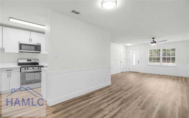 1076 Live Oak Drive, Hinesville, GA 31310