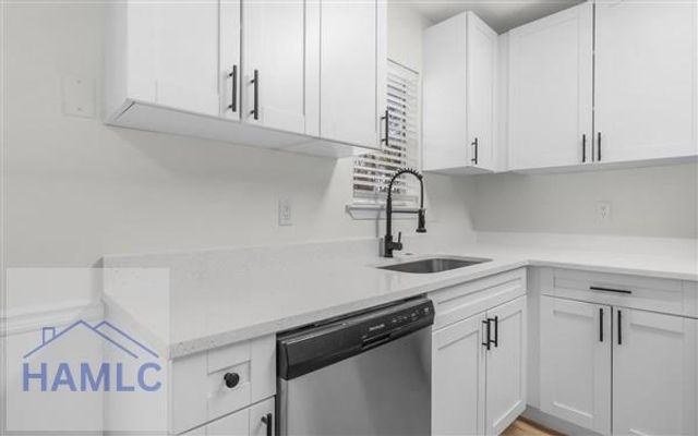 1076 Live Oak Drive, Hinesville, GA 31310