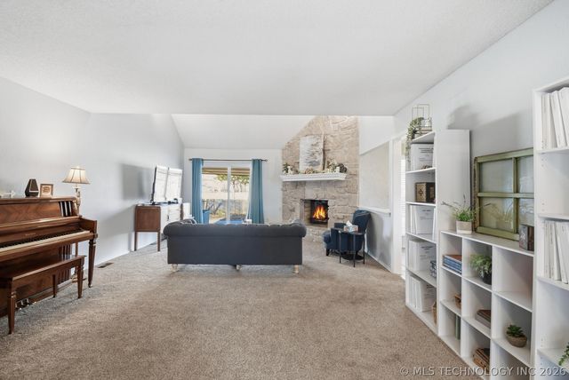 8304 S 4th Street, Broken Arrow, OK 74011